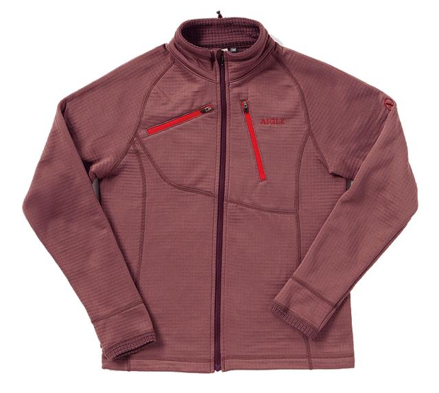 外卖骑手们的装备也从清凉的夏装换成了保暖的秋冬装备