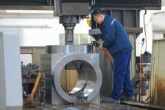 才会打破园区内的静谧