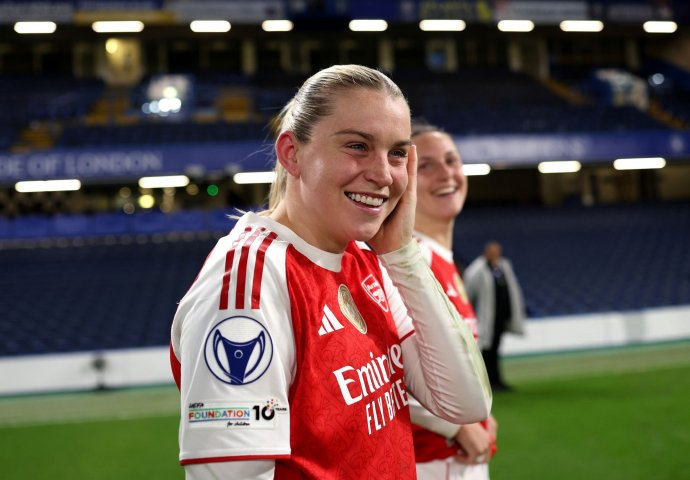 阿森纳女足逆转切尔西晋级欧冠半决赛 争议事件