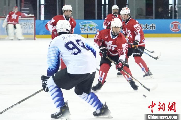香港青年冰球队十四冬首战告捷 以41力克天津队